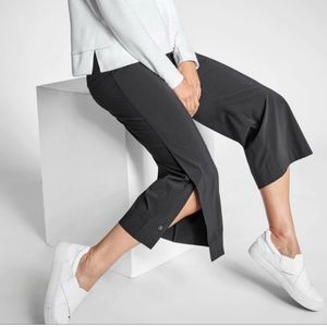 ATHLETA Tribeca Crop Pant